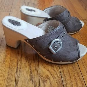 UGG leather sole and upper clogs size 5